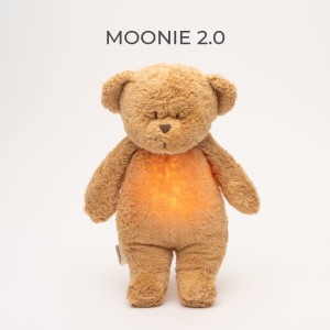 MOONIE 2.0 Cappuccino - szumiący, miś organic z lampką
